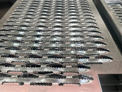 鳄鱼嘴防滑板图片3